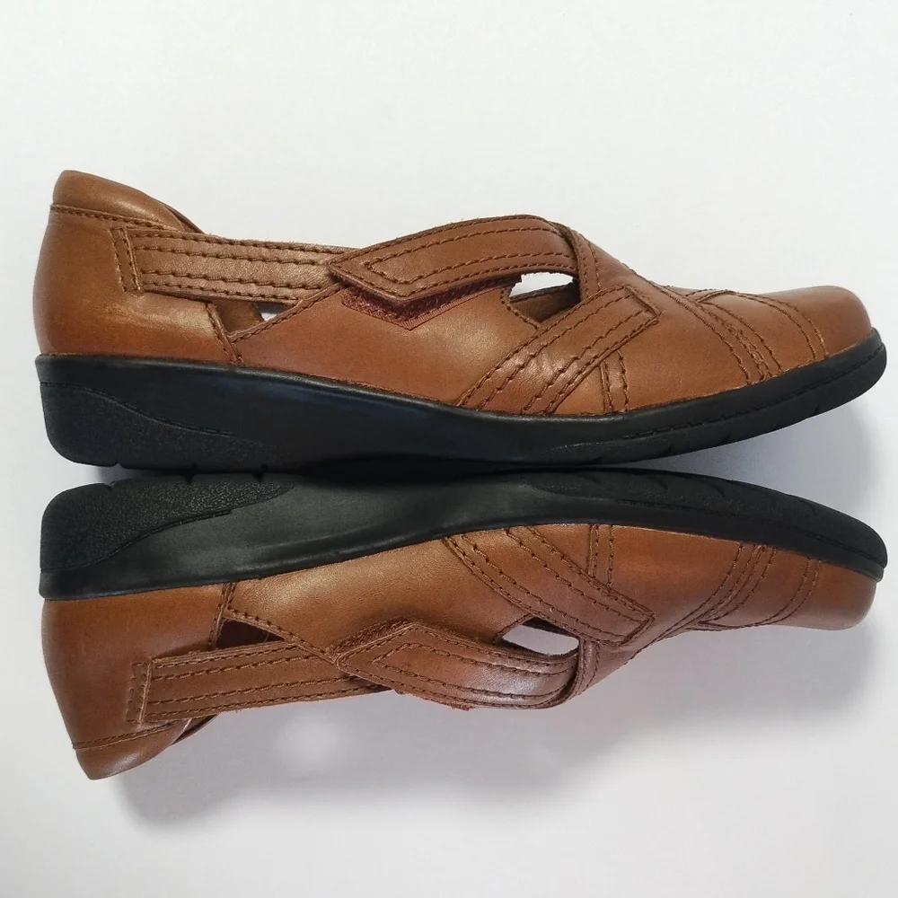 Clarks Womens Cheyn Wale Loafer Size 8.5 M Cognac Tan Leather Slip On Shoe